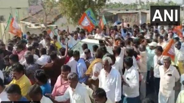 ঘুষ কেলেঙ্কারিতে অভিযুক্ত বিজেপি বিধায়ককে গ্র্যান্ড ওয়েলকাম, জামিন মিলতেই এলেন প্রকাশ্যে