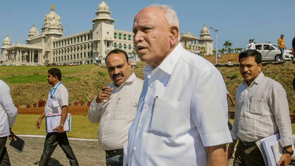 ইয়েদুরাপ্পাকে ‘আউট’ করে বিজেপির নয়া কৌশল, কর্নাটকে জাত-রাজনীতিতে ভরসা