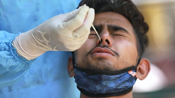 Corona Update: মহারাষ্ট্রের সংক্রমণের হার চিন্তা বাড়াচ্ছে চিকিৎসকদের! নজরে দিল্লিও