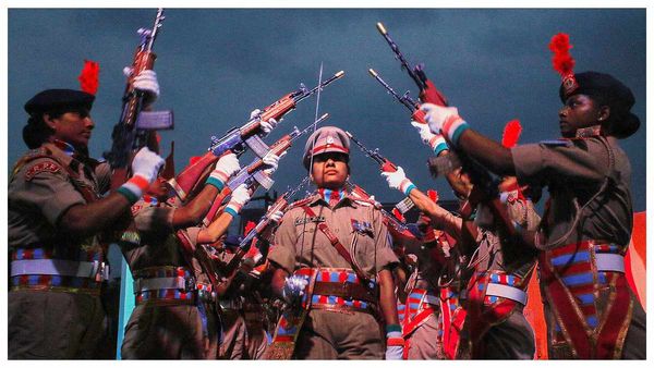 বাংলা নববর্ষে ঐতিহাসিক সিদ্ধান্ত স্বরাষ্ট্রমন্ত্রকের! বাংলাতেও দেওয়া যাবে CRPF-এর পরীক্ষা
