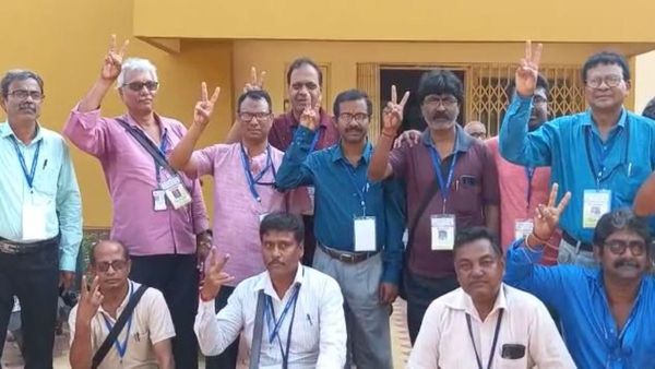 অধীর-গড়ের পর শুভেন্দু-গড়ে তৃণমূলের হার! হলদিয়ায় সব আসনে জয়ী বাম-কংগ্রেস