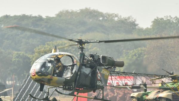 Helicopter Crash: অরুণাচল প্রদেশে ভেঙে পড়ল সেনা কপ্টার, মৃত দুই পাইলট