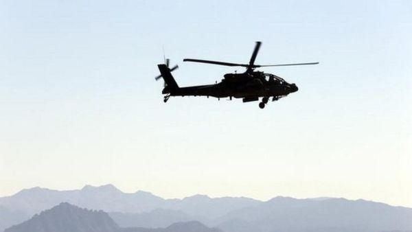 বড়সড় বিপদ এড়ালো নৌবাহিনীর হেলিকপ্টার! আরব সাগরের পাশেই জরুরি অবতরণ