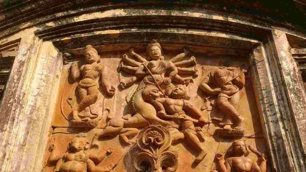 হোলির রঙে রং মেলাতে বেড়িয়ে আসুন হদল নারায়ণপুরে, টেরাকোটার রাসমঞ্চ মুগ্ধ করবেই