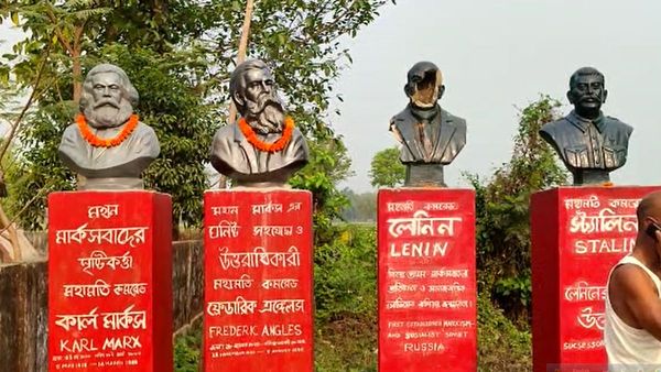 লেনিনের মূর্তি ভাঙচুর নকশালবাড়িতে! ত্রিপুরার প্রসঙ্গ টেনে বিজেপিকে তোপ বামেদের