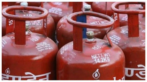 গার্হস্থ্য রান্নার গ্যাসের সিলিন্ডারে ভর্তুকি! মোদী মন্ত্রিসভার বৈঠকে বিশেষ প্রকল্পে সিদ্ধান্ত