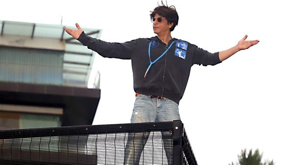 কিংখানকে দেখার আশায় মন্নতে ঢুকে পড়েন গুজরাতের ২ যুবক, চলছে তদন্ত