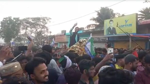 অনুব্রতের দিল্লি যাওয়া পাকা নওশাদের ঘরে ফেরার দিনে, আনন্দে নকুলদানা বিলি আইএসএফের