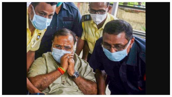 চোর তাড়াও, বেহালা বাঁচাও! বিধায়ক পদ থেকে পার্থ চট্টোপাধ্যায়ের অপসারণ দাবিতে পথে CPIM