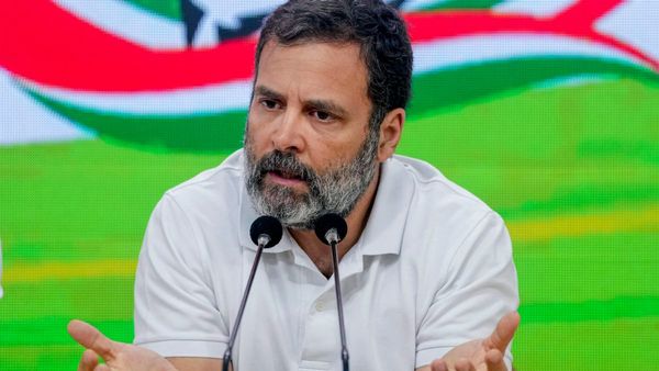 হার্ভার্ড-কেমব্রিজের কোনো ডিগ্রিই নেই বুদ্ধুর! প্রিয়াঙ্কার দাবির পাল্টা রাহুলকে নিশানা সুব্রহ্মণ্যম স্বামীর