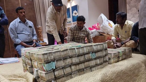 বিজেপি বিধায়কের বাড়িতে একেবারে যকের ধন! মিলল কোটি কোটি টাকা