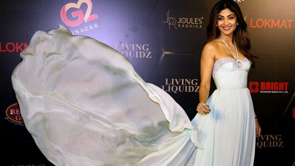 এবার সত্যবতীর ভূমিকায় অভিনয় করবেন শিল্পা শেঠি! কোন সিনেমায় দেখা মিলবে অভিনেত্রীর