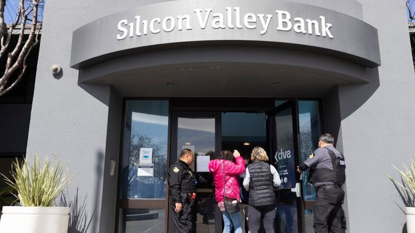 ঝাঁপ বন্ধ হয়ে যাওয়া Silicon Valley Bank কিনে নিল ফাস্ট সিটিজেন্স ব্যাঙ্ক