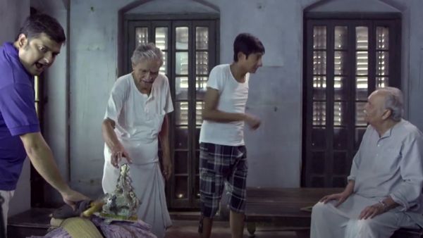ফের এক পর্দায় দেখা মিলবে সৌমিত্র-মনুর, দেখুন ‘শুধু আসা ও যাওয়া’র ট্রেলার  