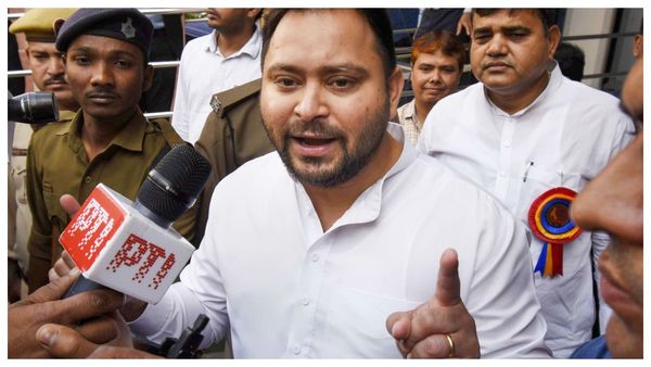 তামিলনাড়ুতে বিহারের পরিযায়ীদের ওপরে হামলার অভিযোগ! কেন্দ্রের হস্তক্ষেপ দাবি উপমুখ্যমন্ত্রী তেজস্বী যাদবের