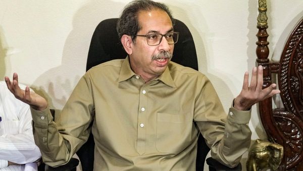 বিরোধী জোটে ফাটল আরও চওড়া! রাহুল গান্ধীর সাভারকার মন্তব্যে খাড়গের ডাকা MP-দের নৈশভো়জ বয়কট উদ্ধবের