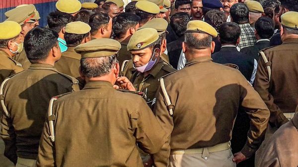 যোগী-রাজ্যে ফের এনকাউন্টার! বিএসপি বিধায়ক খুনের সাক্ষীর হত্যাকাণ্ডে নিহত শ্যুটার