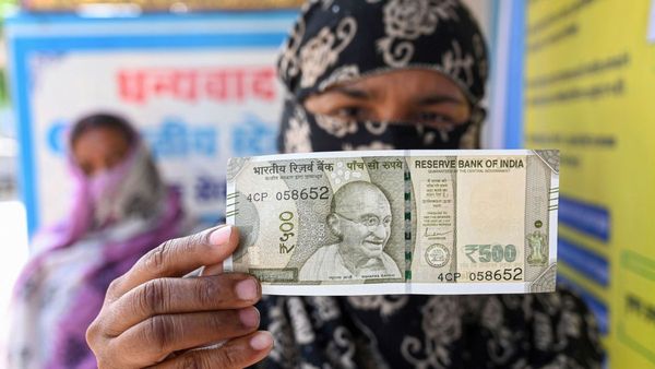 বিনিয়োগকারীদের প্রায় এক চতুর্থাংশ! আন্তর্জাতিক নারী দিবসে দেখে নেওয়া যাক নারীরা কোথায় কোথায় বিনিয়োগ করছেন