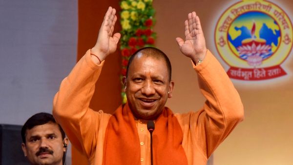 বিশ্বেও দেশের সেরা মুখ্যমন্ত্রী যোগী আদিত্যনাথই! ট্রেন্ড সোশ্যাল মিডিয়াজুড়ে