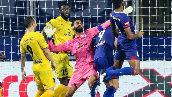 দল বদলে ইস্টবেঙ্গলের টার্গেট জাতীয় দলের গোলরক্ষক