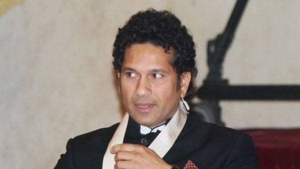 কোথায় রয়েছেন বার্থ ডে বয়? সোশ্যাল মিডিয়ায় আভাস দিলেন সচিন