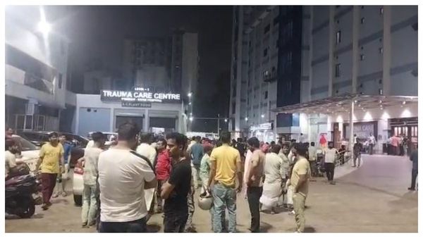 রান্নার সময় গ্যাস সিলিন্ডার ফেটে ভয়াবহ দুর্ঘটনা গার্ডেনরিচে! ২২ জন ভর্তি SSKM-এ