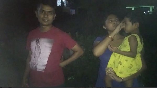 কলকাতার মলে ঢুকে আবদার নির্দিষ্ট গোষ্ঠীর মানুষের? আসল ঘটনা কী?