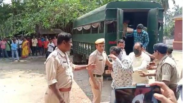 আমতার মুক্তিরচকে গণধর্ষণ-কাণ্ড, আটজনকে ২০ বছরের সশ্রম কারাদণ্ডের নির্দেশ