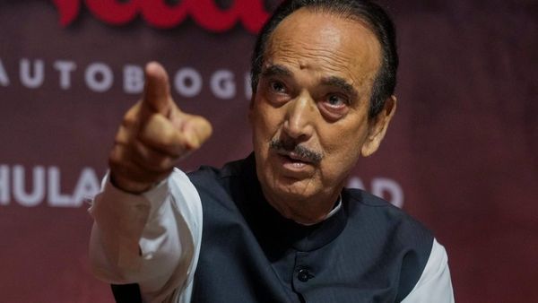 রাহুল গান্ধীর সঙ্গে অবাঞ্ছিত ব্যবসায়ীদের সম্পর্ক! আদানি বিতর্কে পাল্টা গুলাম নবি আজাদ