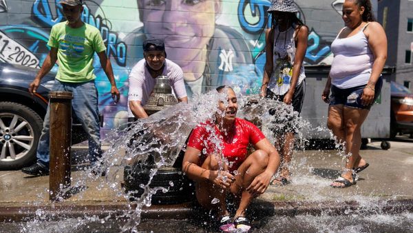 তাপপ্রবাহ ইউরোপে ১৫৭০০ প্রাণ কেড়েছে ২০২২-এ! রাষ্ট্রপুঞ্জের জলবায়ু পরিবর্তনের রিপোর্টে চাঞ্চল্য