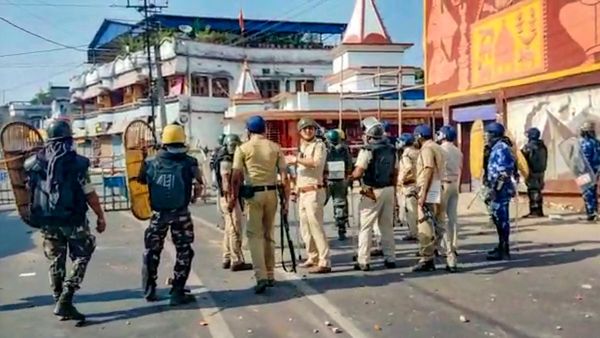 কালিয়াগঞ্জে পুলিশের গুলিতে মৃত্যুর অভিযোগ, রিপোর্ট তলব রাজ্যপালের, যাচ্ছে বিজেপির প্রতিনিধিদল