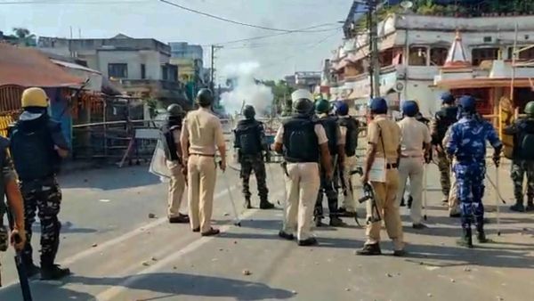 থমথমে গোটা গ্রাম, কালিয়াগঞ্জের রাধিকাপুরে বসল পুলিশ ক্যাম্প, চলছে নাকা চেকিং