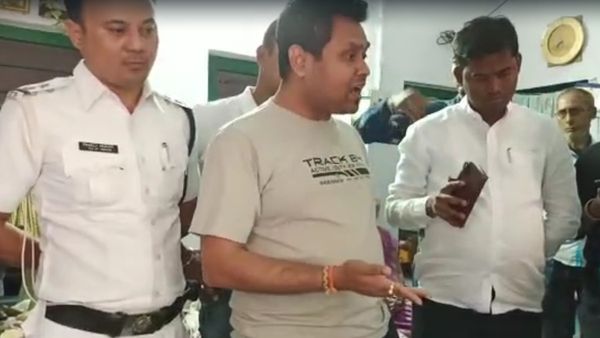 মোতায়েন থাকবে CISF, কংগ্রেস নেতা কৌস্তুভ বাগচীকে নিয়ে বড় নির্দেশ কলকাতা হাইকোর্টের