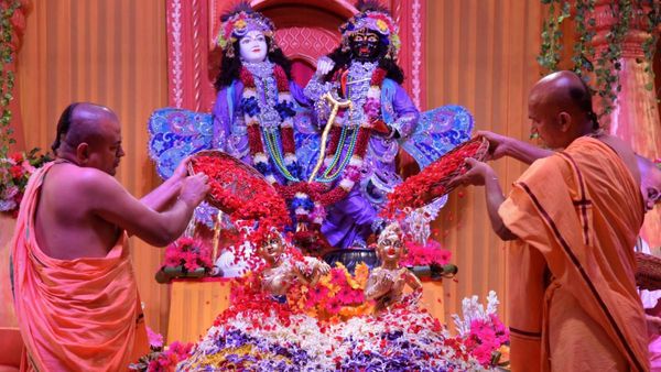 রামকে বলা হয় বিষ্ণুর অবতার, শ্রীকৃষ্ণকে অবতার নয় স্বয়ং ভগবান বলা হয় কেন