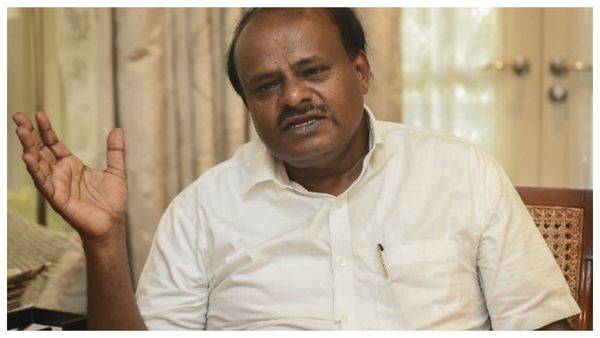 মোদী সরকারের 'অফিসিয়াল স্ট্যান্ড'! কর্নাটকে আমূলের দুধ বিক্রির বিরুদ্ধে 'কান্নাডিগা'য় শান কুমারস্বামীর