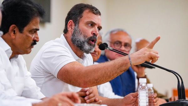 সাংসদ পদ ফের একবার ফিরে পাবেন রাহুল গান্ধী! নজর আজ আদালতের দিকে