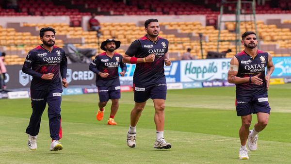 IPL 2023: আরসিবি টস জিতে মুম্বই ইন্ডিয়ান্সকে ব্যাট করতে পাঠাল, নেতৃত্বের নয়া নজিরে উচ্ছ্বসিত রোহিত