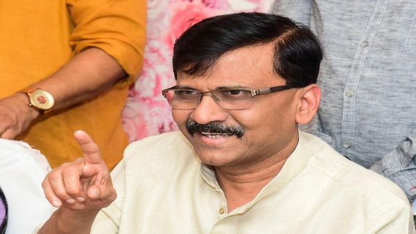 শিন্ডেকে ব্যাগ গুছোতে বলা হয়েছে! অজিতের মুখ্যমন্ত্রিত্বে নজরে অঙ্ক মেলালেন সঞ্জয়