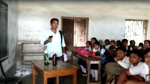 মালদহের স্কুলে পিস্তল-অ্যাসিড বোমা হাতে শাসানি যুবকের, কী ঘটল তারপর...