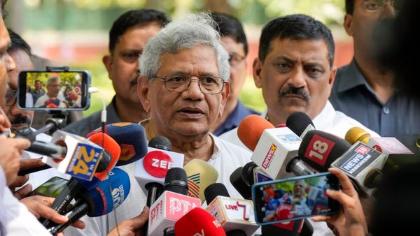 মহাজোটে কি সামিল হচ্ছে না তৃণমূল, ইয়েচুরিকে নীতীশের ফোনের পরেই জল্পনা তুঙ্গে