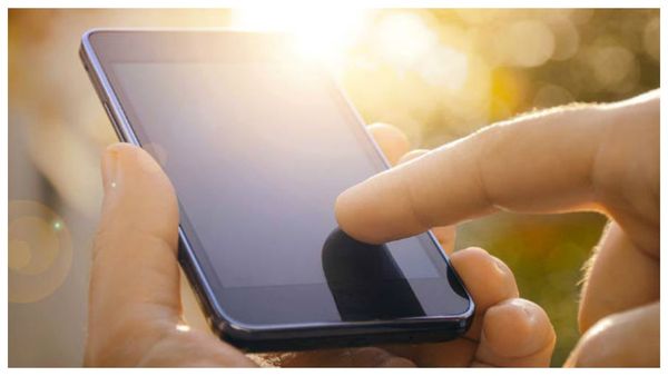 স্মার্ট ফোন থেকেই ভোটার আইডির জন্য আবেদন! রয়েছে হোম ডেলিভারির সুবিধা, কিন্তু কীভাবে