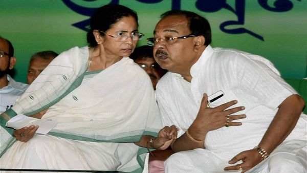 শোভন কি টার্গেট করছেন ফিরহাদের পদ! ২০২৪-এর মুখে তৃণমূলে ফেরার জল্পনা