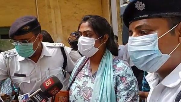 কেষ্টকে ভাঙতে সুকন্যাকেই কি হাতিয়ার করতে চলেছে ইডি? তিহাড় জেলে মুখোমুখি হতে চলেছে বাবা-মেয়ে