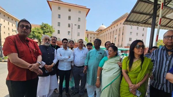 দেখা হল না গিরিরাজ সিংয়ের সঙ্গে! বঞ্চিতদের নিয়ে দিল্লি ঘেরাওয়ের হুঁশিয়ারি অভিষেকের