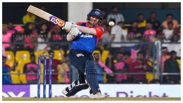 আইপিএল ২০২৩: ওয়ার্নারকে আইপিএল না খেলার বার্তা শেহওয়াগ-সানির