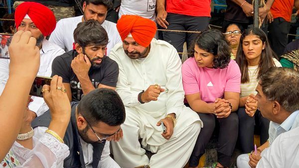 এশিয়াডে পদকের থেকেও সুবিচার বেশি গুরুত্বপূর্ণ বজরংদের কাছে, ব্রিজ ভূষণকে সমন পাঠাতে পারে পুলিশ