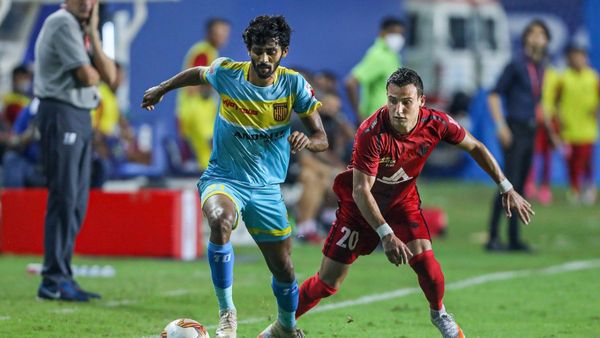 জোর কদমে দল গঠন দুই প্রধানে, দুই ভারতীয় তারকাকে সই করাতে পারে সবুজ মেরুন