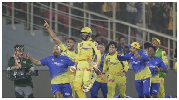 IPL FINAL 2023: শুভমানের দখলে একগুচ্ছ খেতাব, কত টাকা পেলেন ধোনিরা? জেনে নিন সম্পূর্ণ পুরস্কার তালিকা