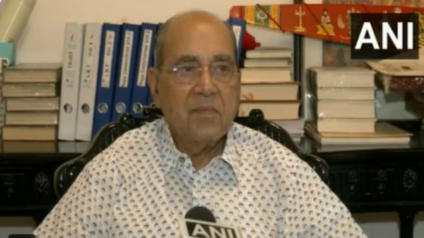 প্রধানমন্ত্রী মোদী ২০০০ টাকার নোটের পক্ষে ছিলেন না, সাত বছর পর ‘স্বীকারোক্তি’ প্রাক্তন প্রধান সচিবের