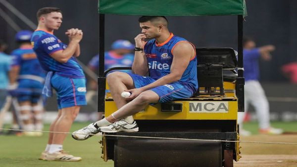 IPL 2023: অর্জুন তেন্ডুলকরের হাতে কীসের কামড়? প্লে-অফের দৌড়ে কোথায় দাঁড়িয়ে মুম্বই ও লখনউ?